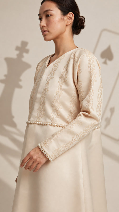 ♟️Queen's Move